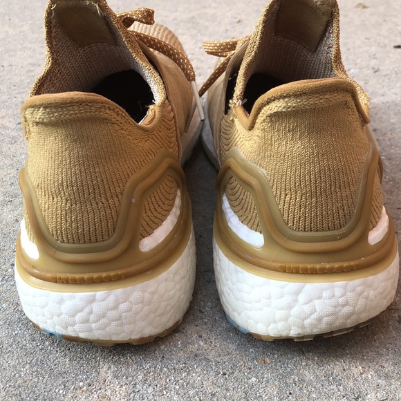 *Limited Edition* Adidas Ultraboost - Picture 7 of 14